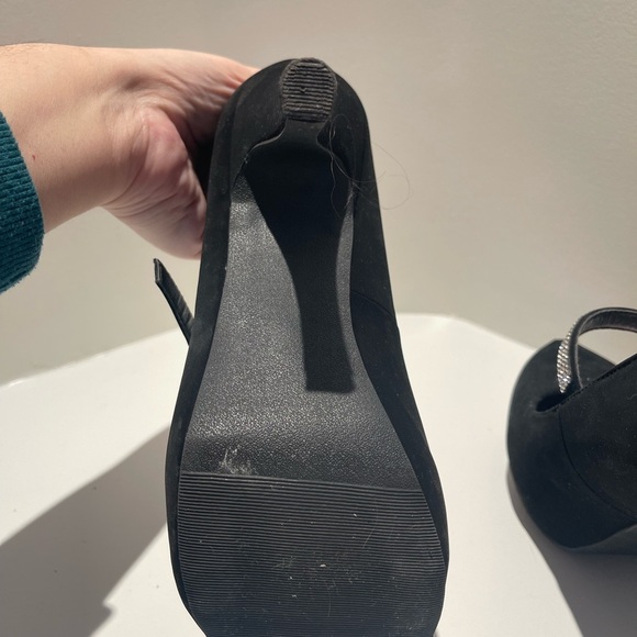 Black Heels with rhinestone band​ - Picture 6 of 7